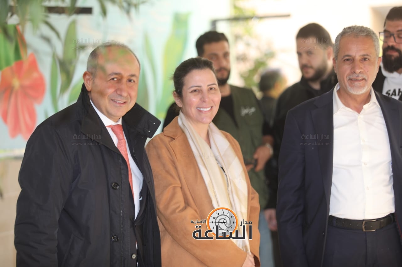 Madar Al-Saa Images 0.4390520409168399