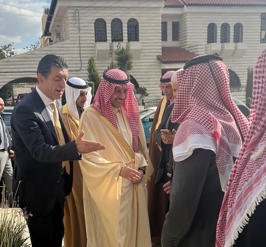 Madar Al-Saa Images 0.7213826535008487