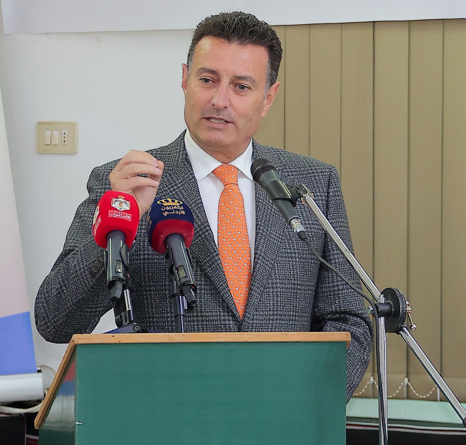 Madar Al-Saa Images 0.7581138697173062