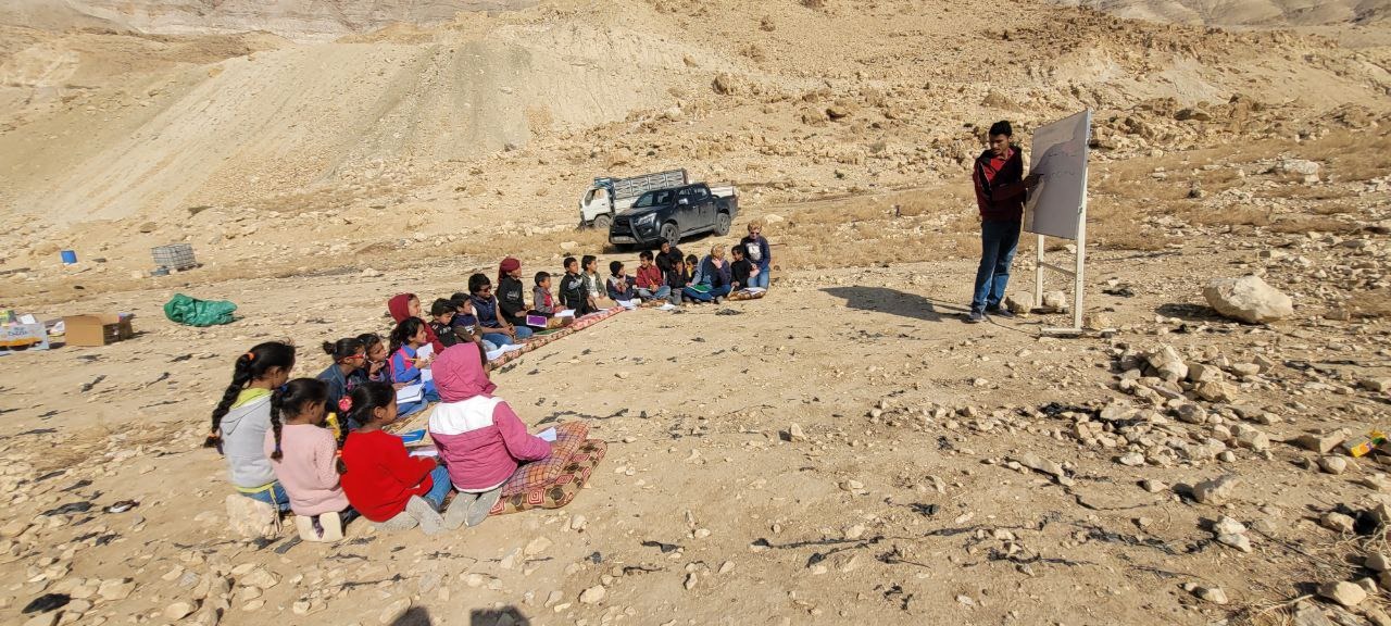 Madar Al-Saa Images 0.9186488832185238