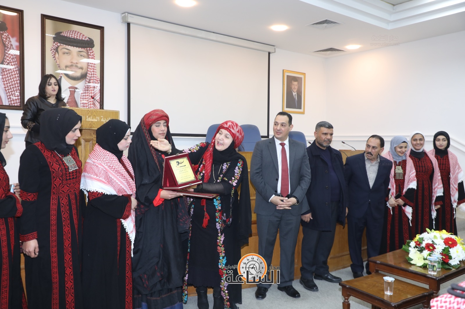 Madar Al-Saa Images 0.7046929240348423