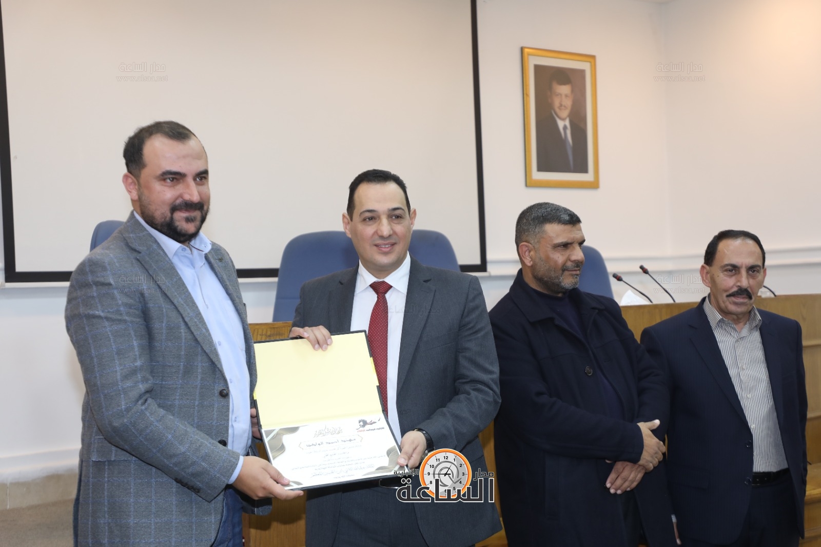 Madar Al-Saa Images 0.10734600554062079