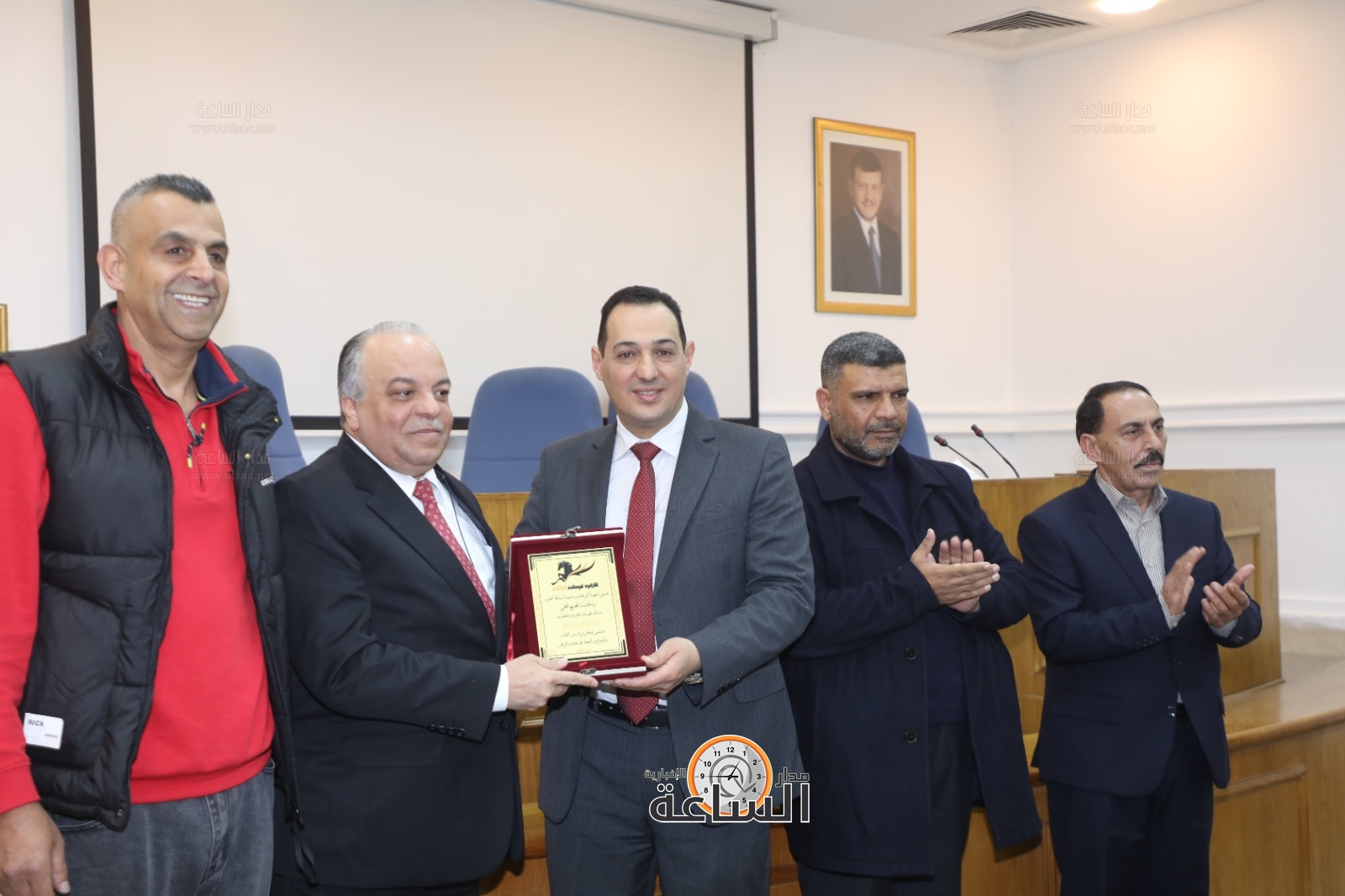 Madar Al-Saa Images 0.24435949213626018