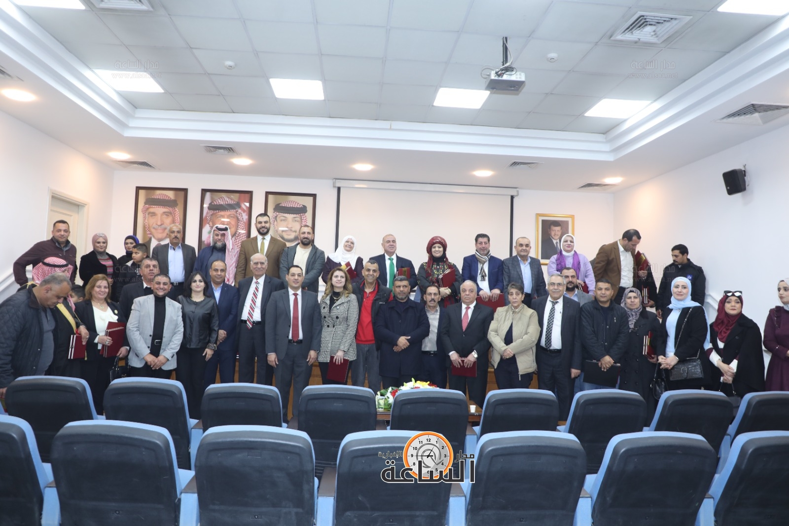 Madar Al-Saa Images 0.24653354011738404