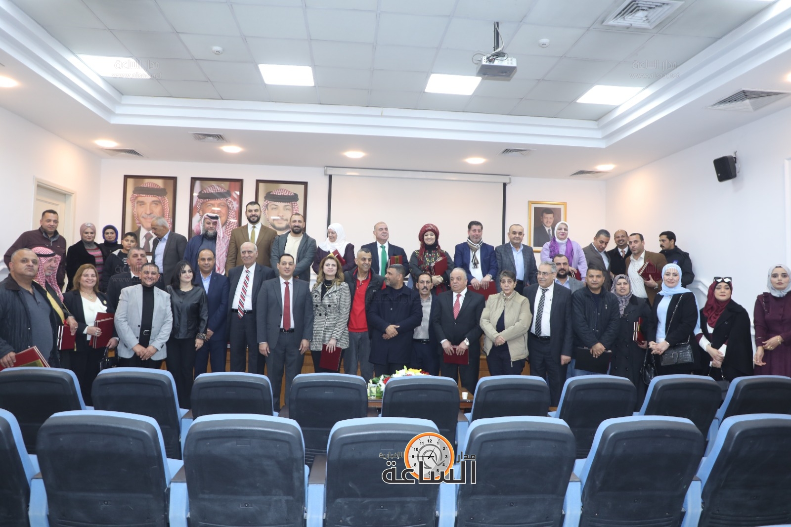 Madar Al-Saa Images 0.5305210510340759