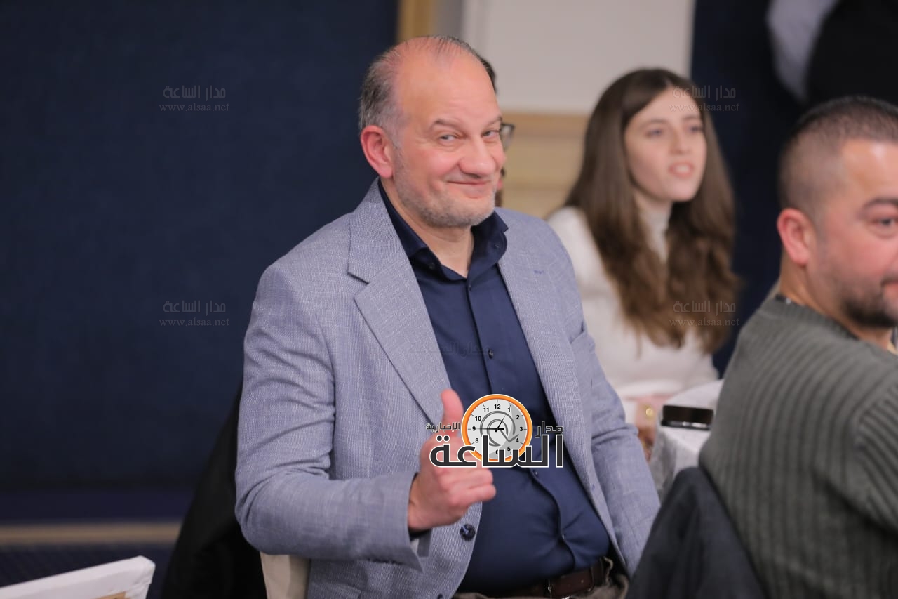 Madar Al-Saa Images 0.18130623893405118