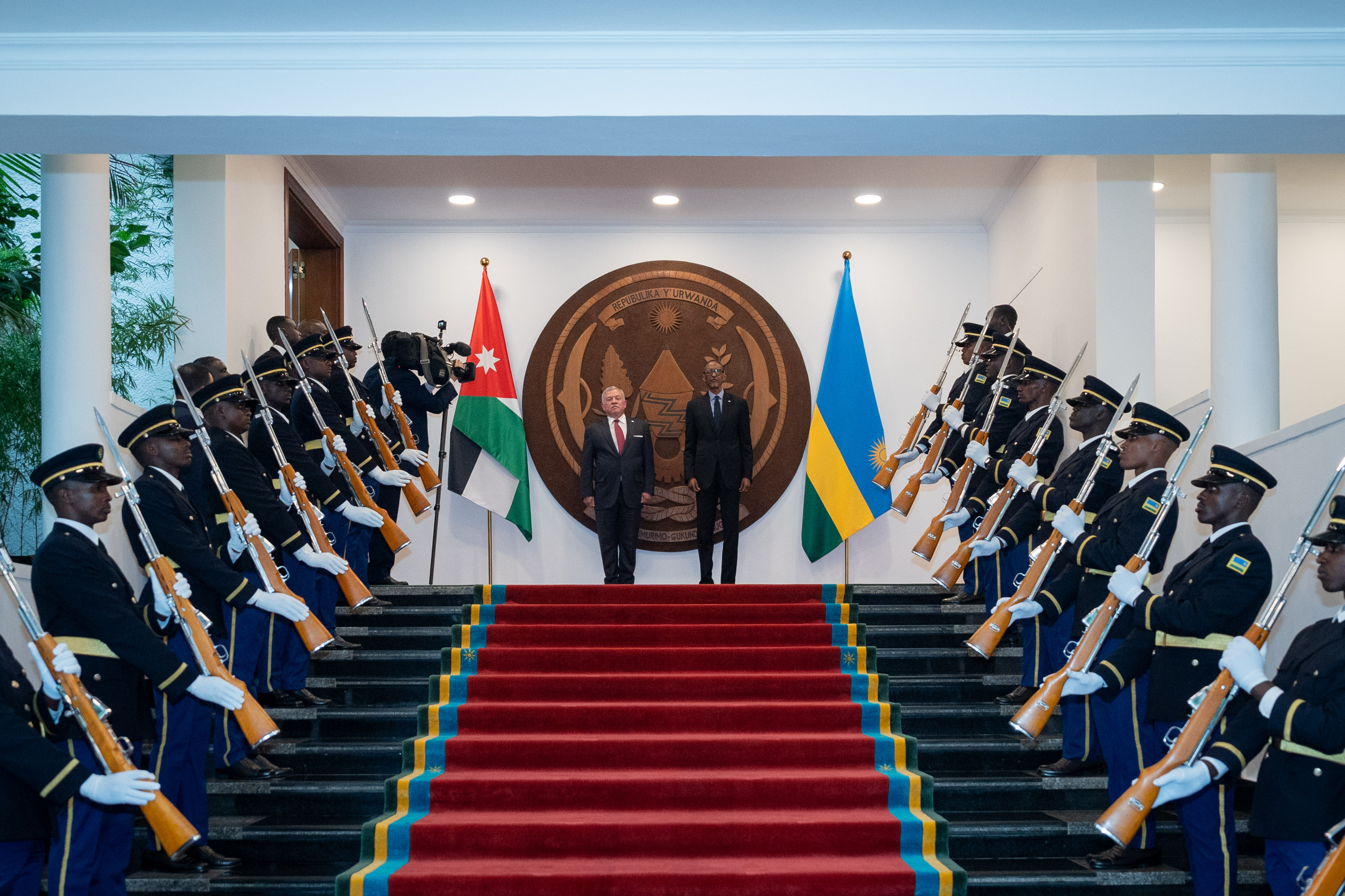 Madar Al-Saa Images 0.9415610632750375