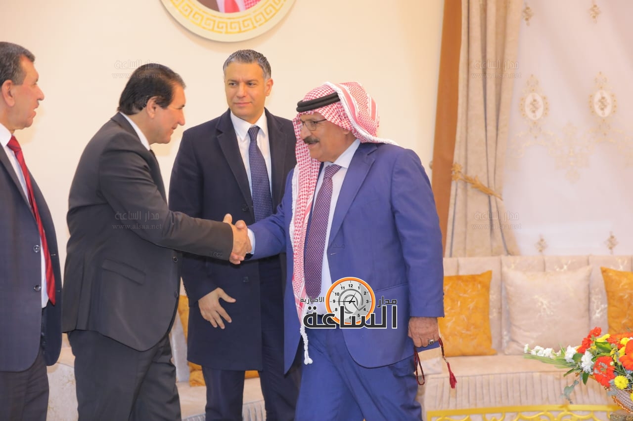 Madar Al-Saa Images 0.41680065053547377