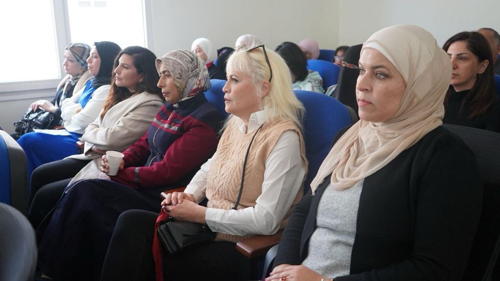 Madar Al-Saa Images 0.4308726373141818