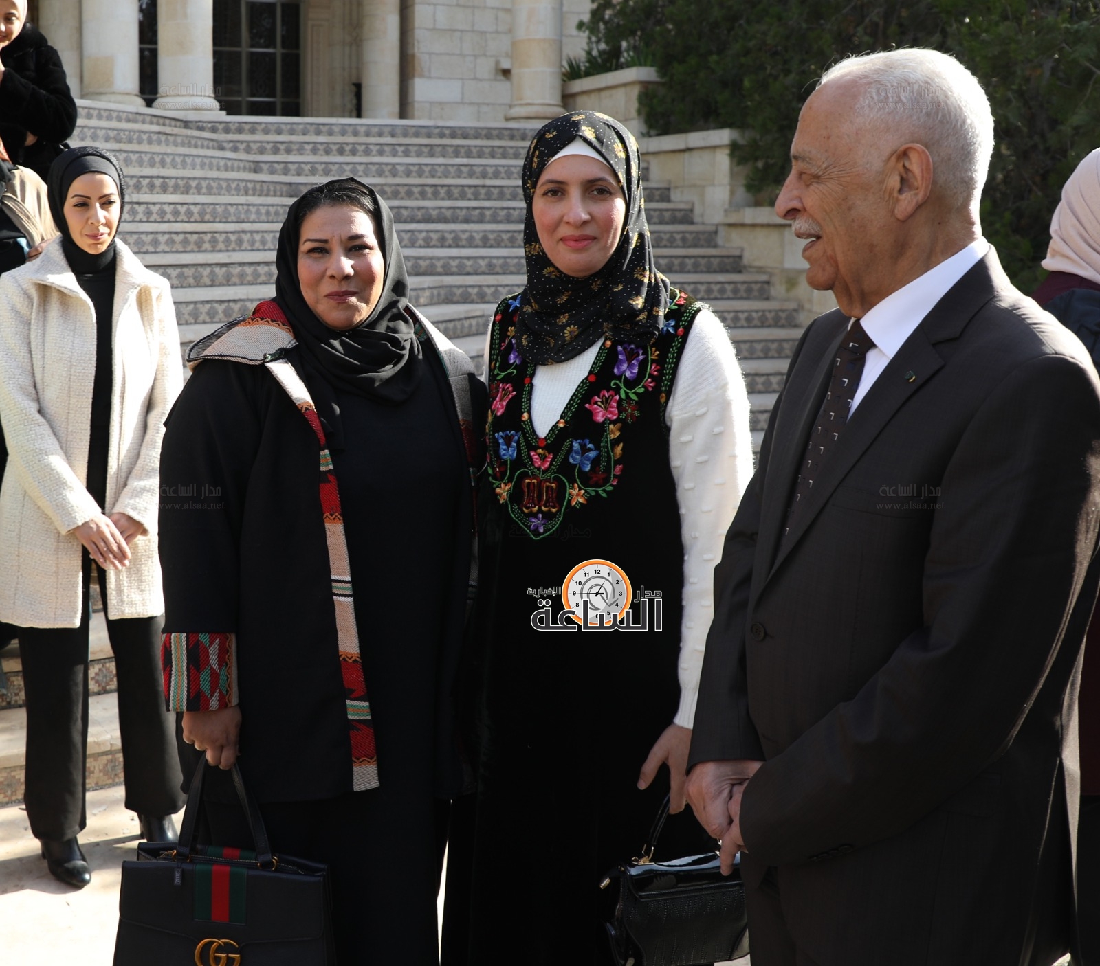 Madar Al-Saa Images 0.4469469060186939