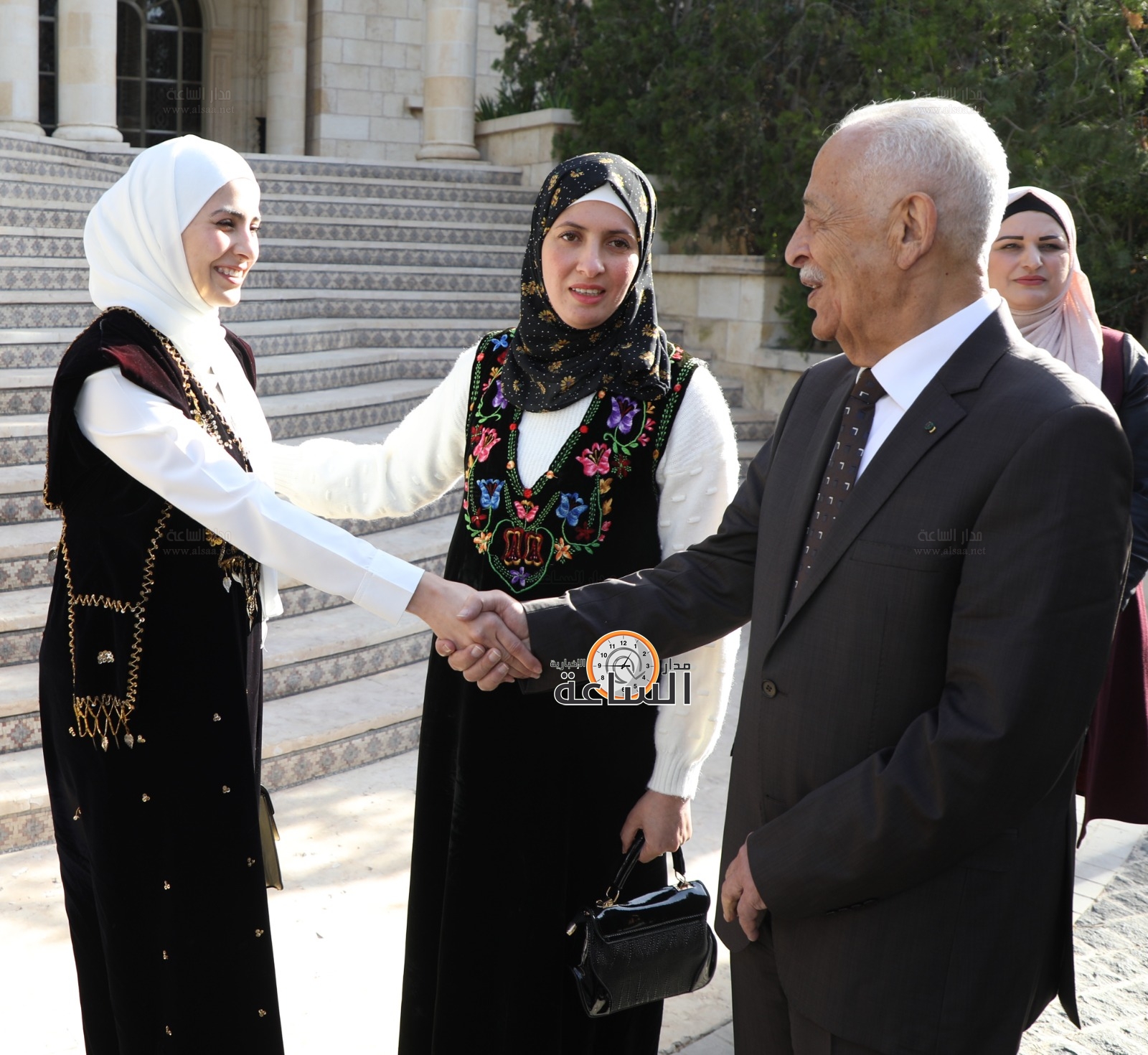 Madar Al-Saa Images 0.4412140096508823