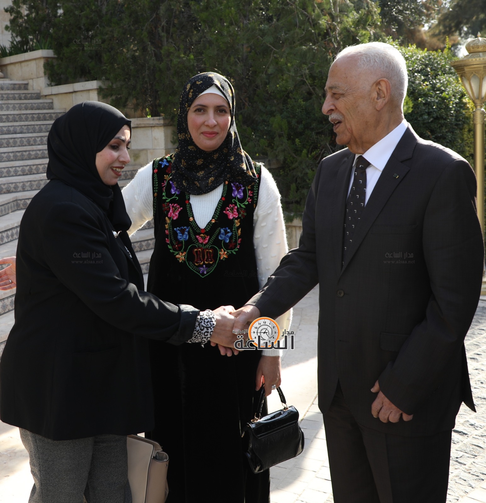 Madar Al-Saa Images 0.8999062546390588