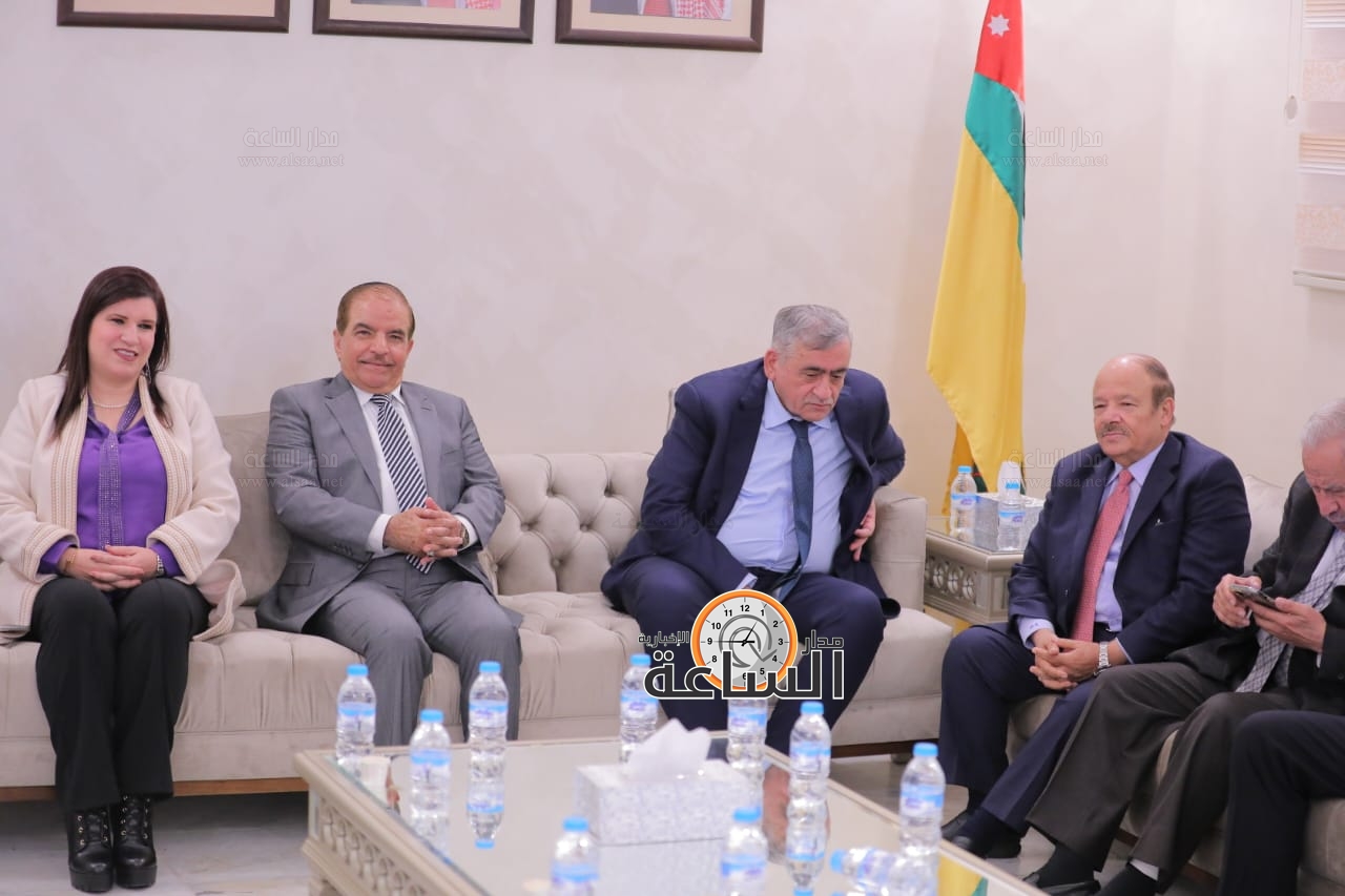 Madar Al-Saa Images 0.8538492951178116