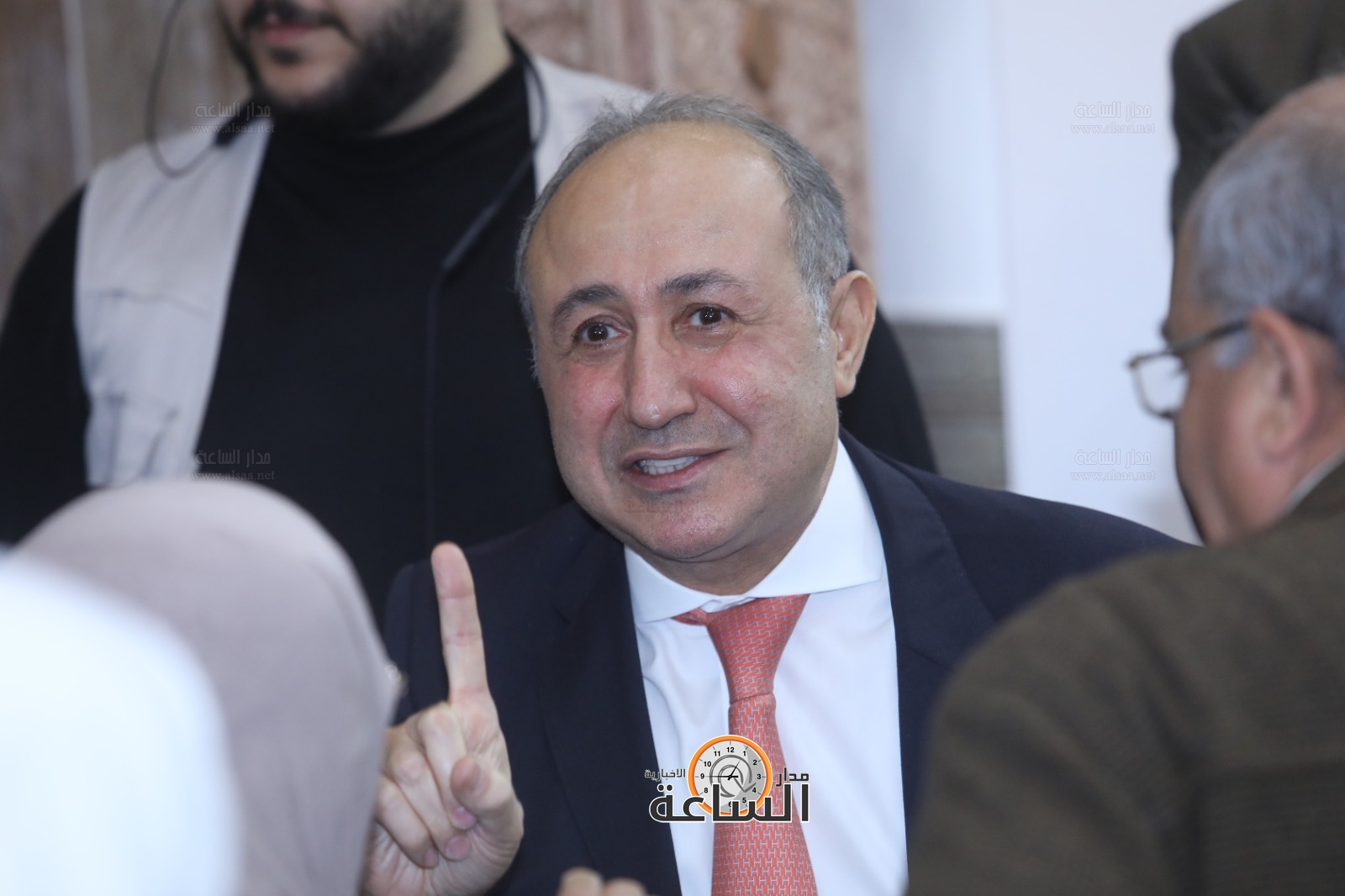 Madar Al-Saa Images 0.09538941633213804