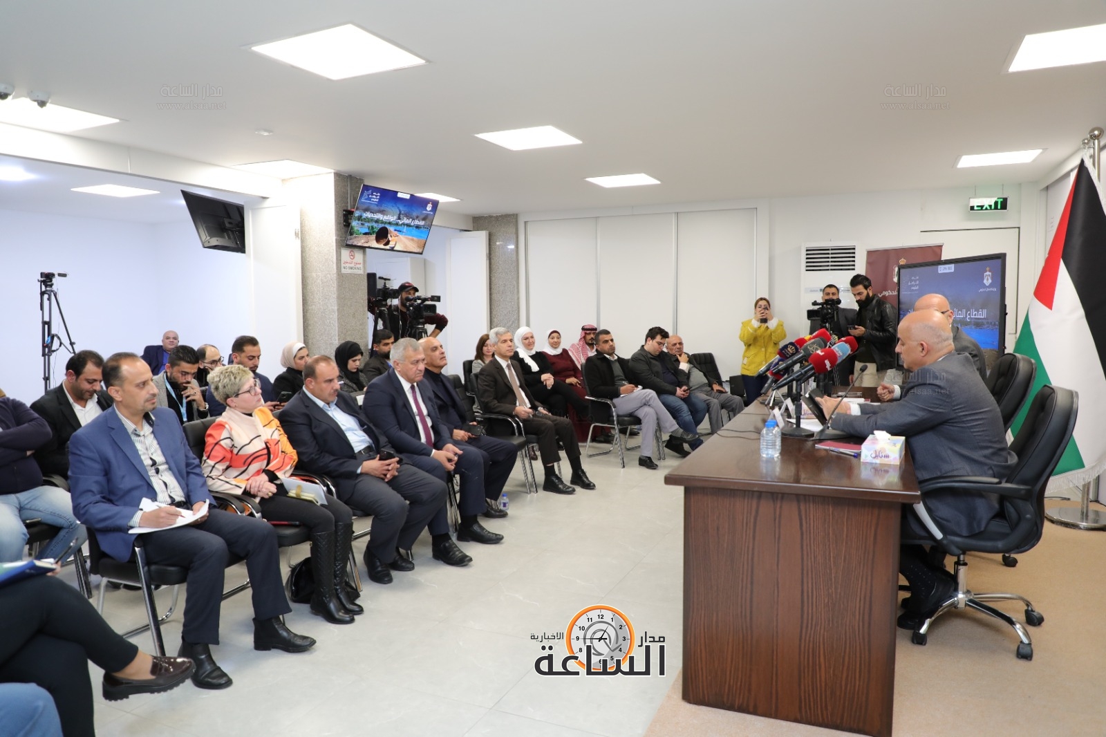 Madar Al-Saa Images 0.001878465429703935