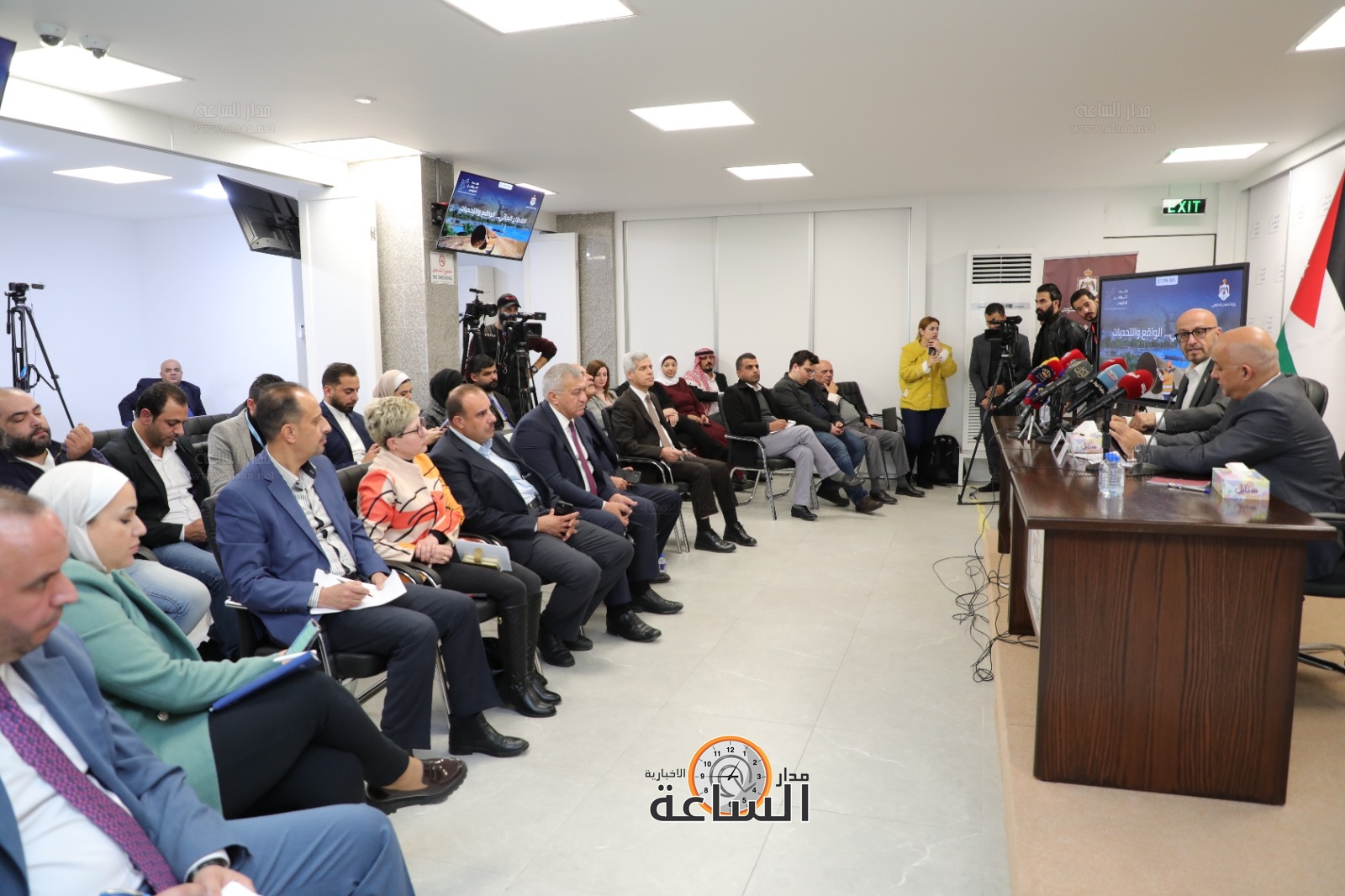 Madar Al-Saa Images 0.21090593589510265