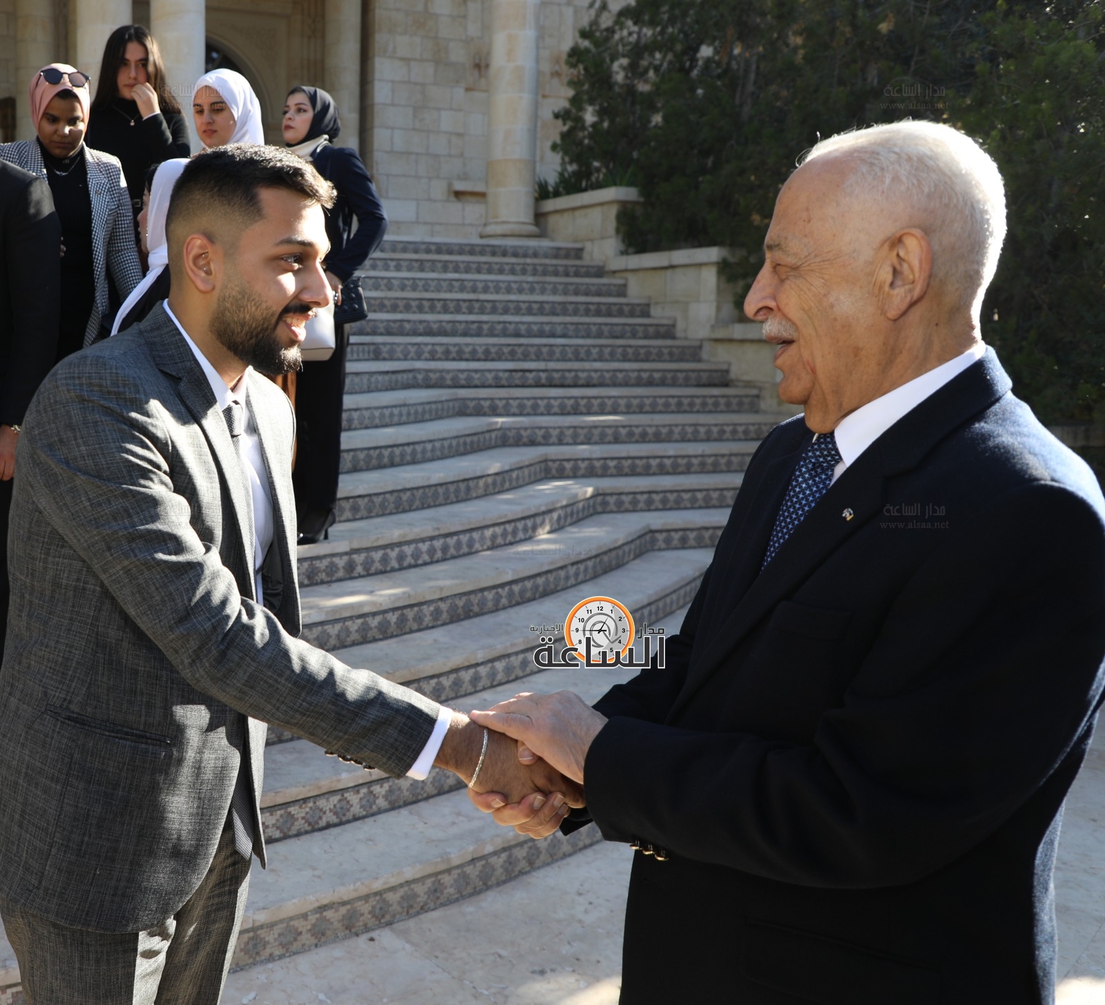 Madar Al-Saa Images 0.7385648063375605