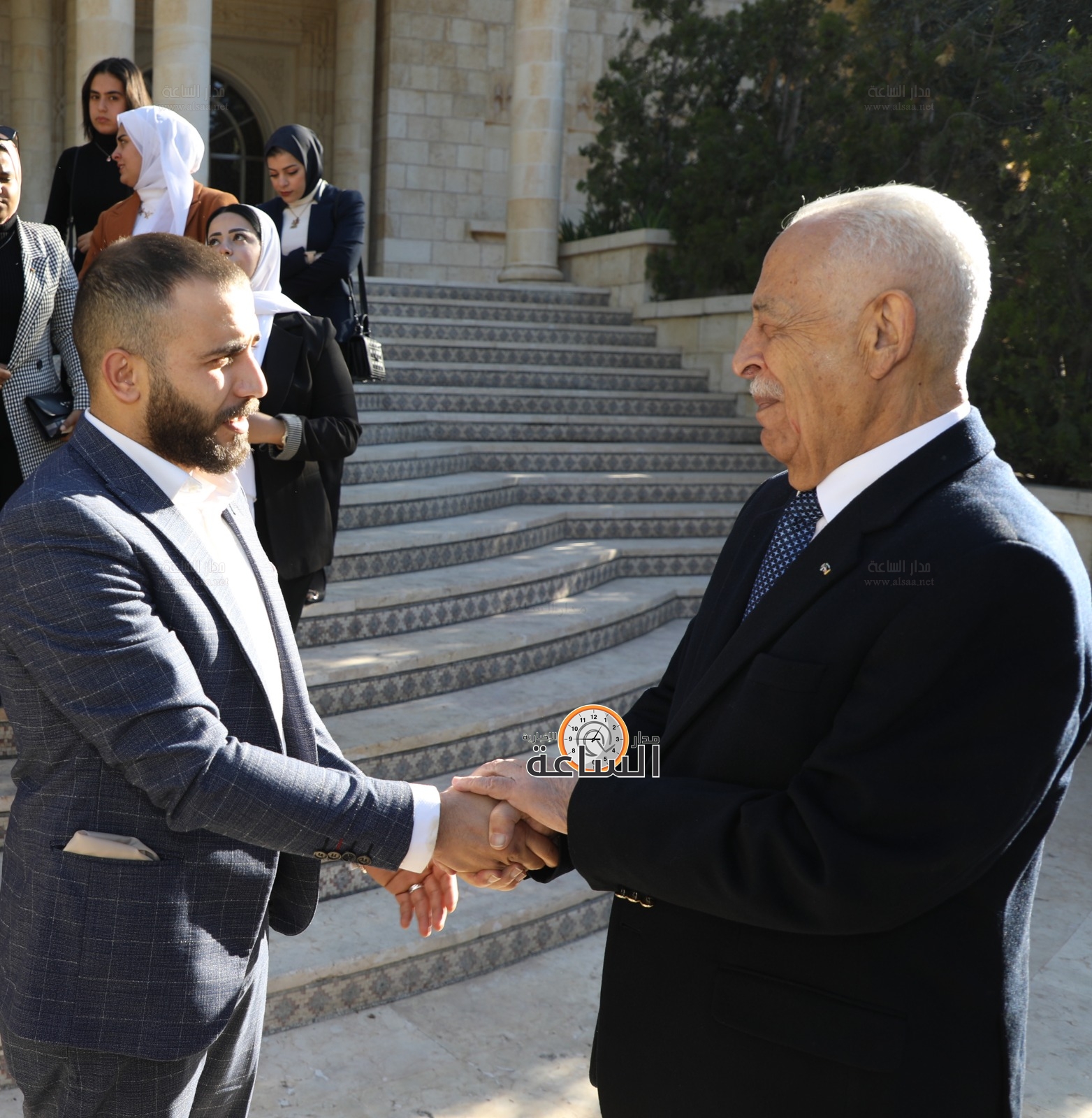 Madar Al-Saa Images 0.384237564462123