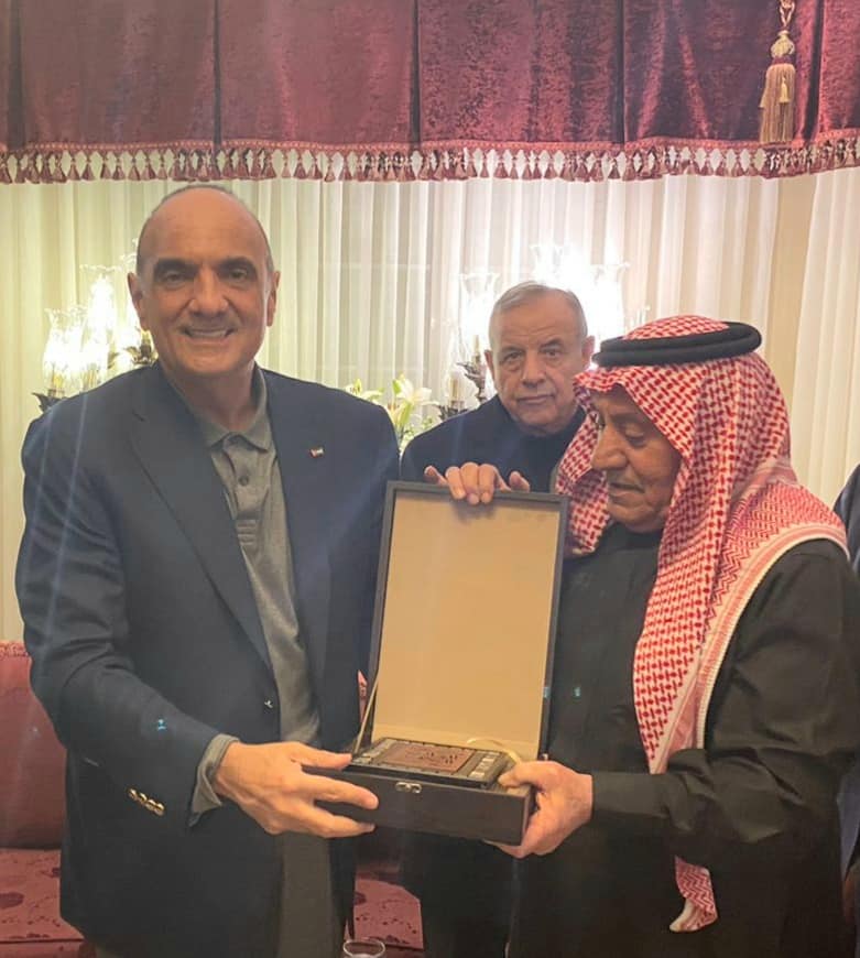 Madar Al-Saa Images 0.9479832624952134