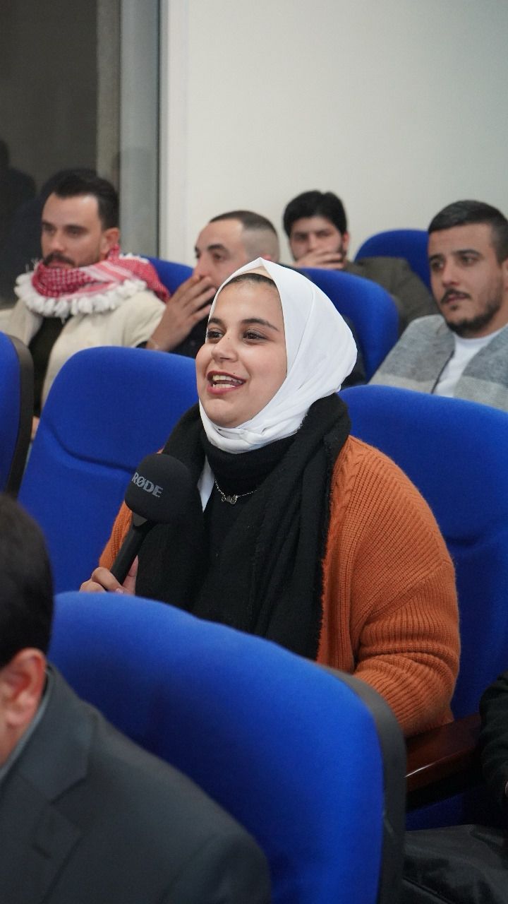 Madar Al-Saa Images 0.7993573300483745