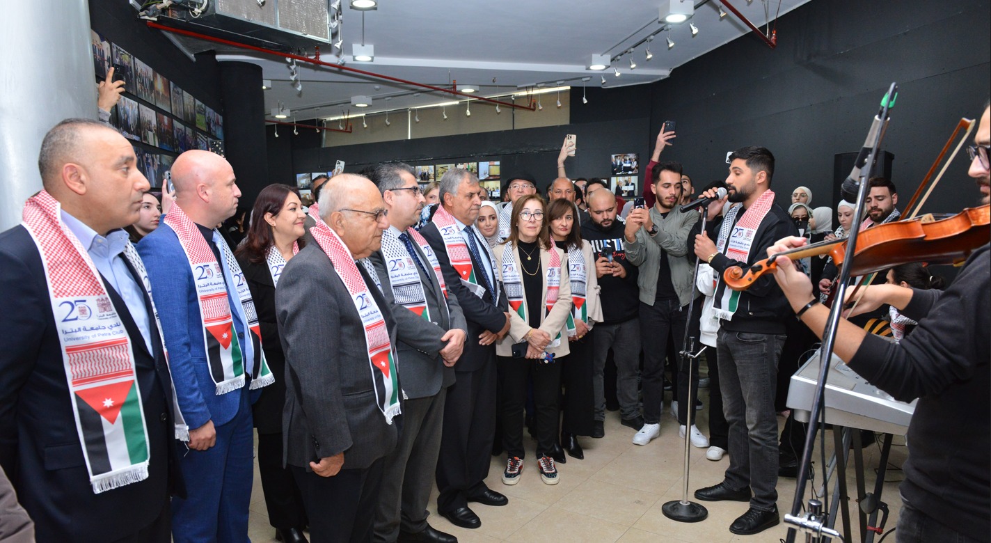 Madar Al-Saa Images 0.3944739048150827