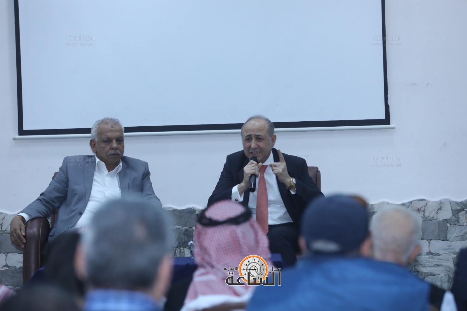 Madar Al-Saa Images 0.03519638525711355