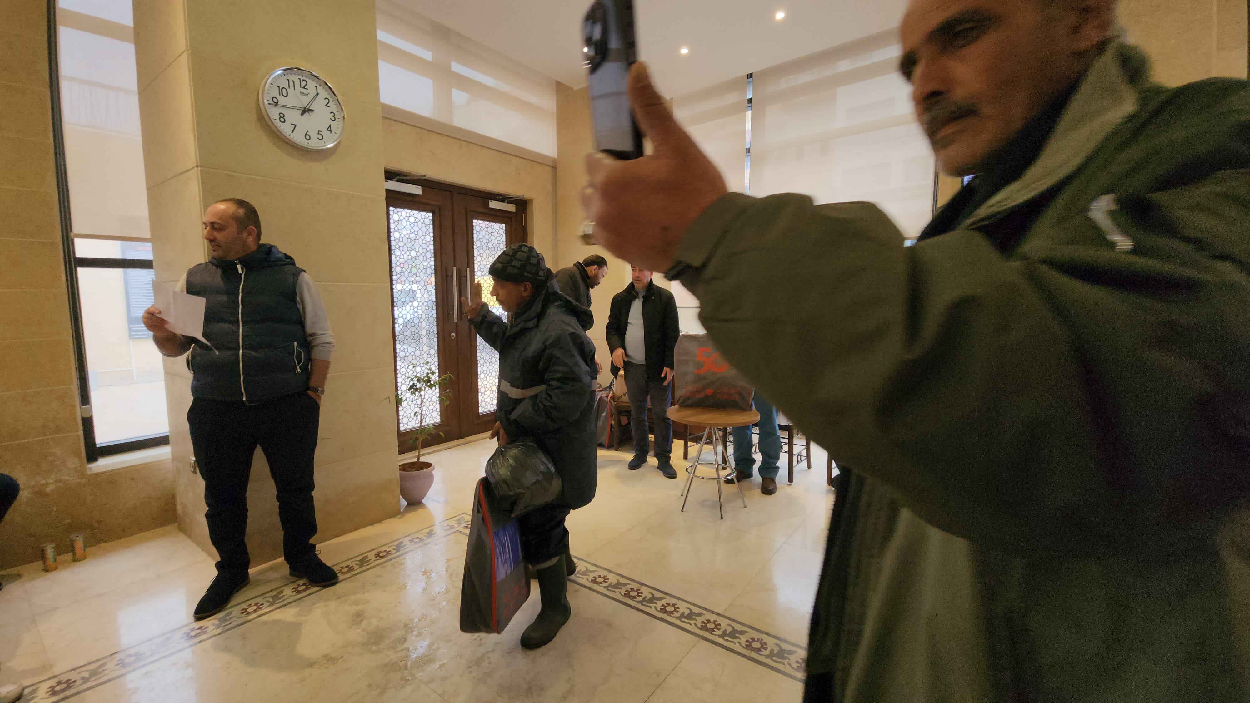 Madar Al-Saa Images 0.5438917195757149