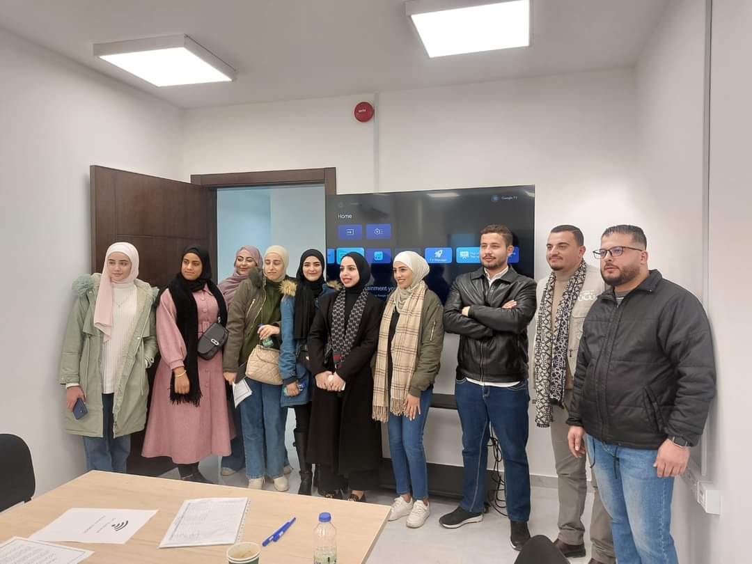 Madar Al-Saa Images 0.4606078154915352