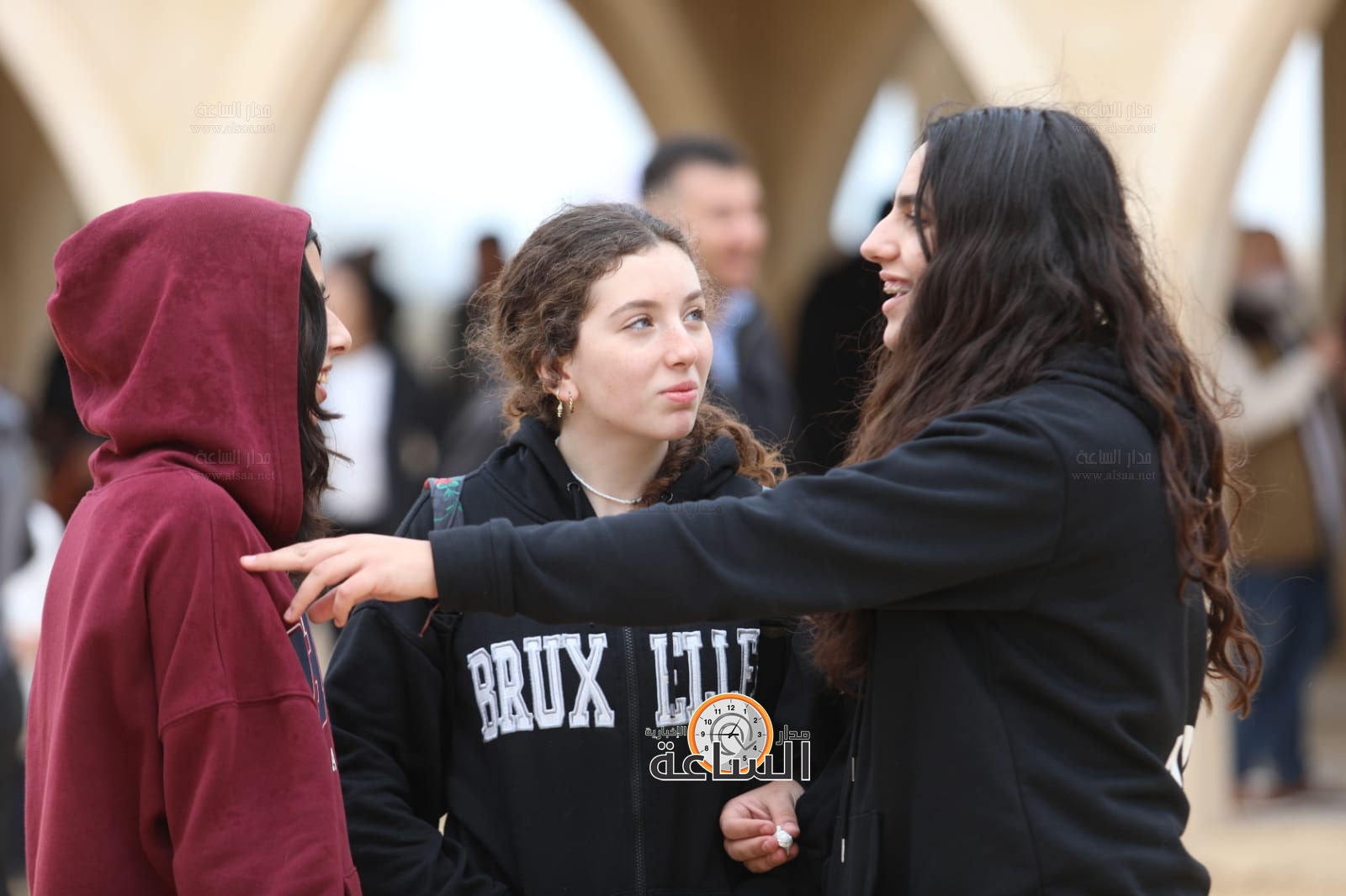 Madar Al-Saa Images 0.6244032487798863