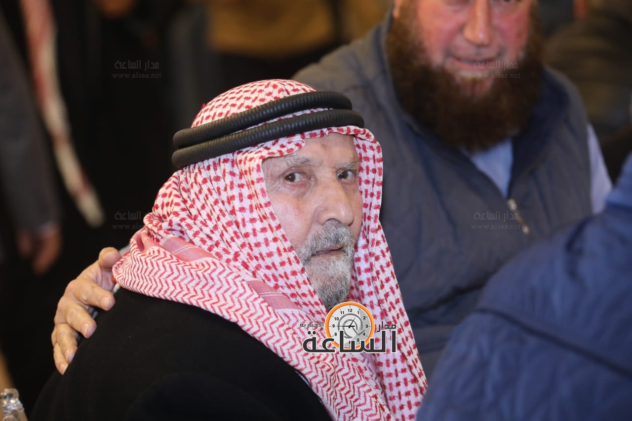 Madar Al-Saa Images 0.6130617235489364