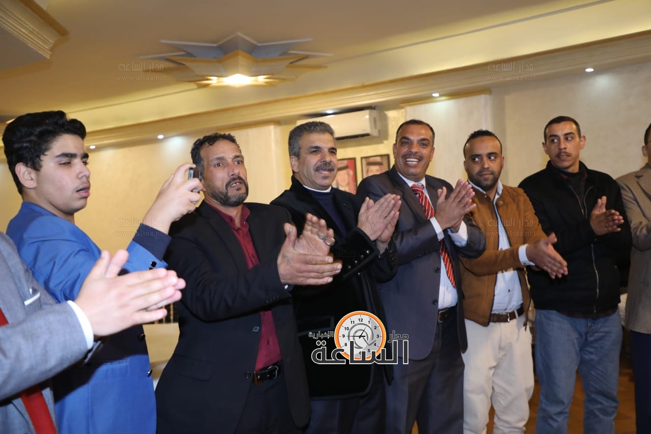 Madar Al-Saa Images 0.11389063104359876