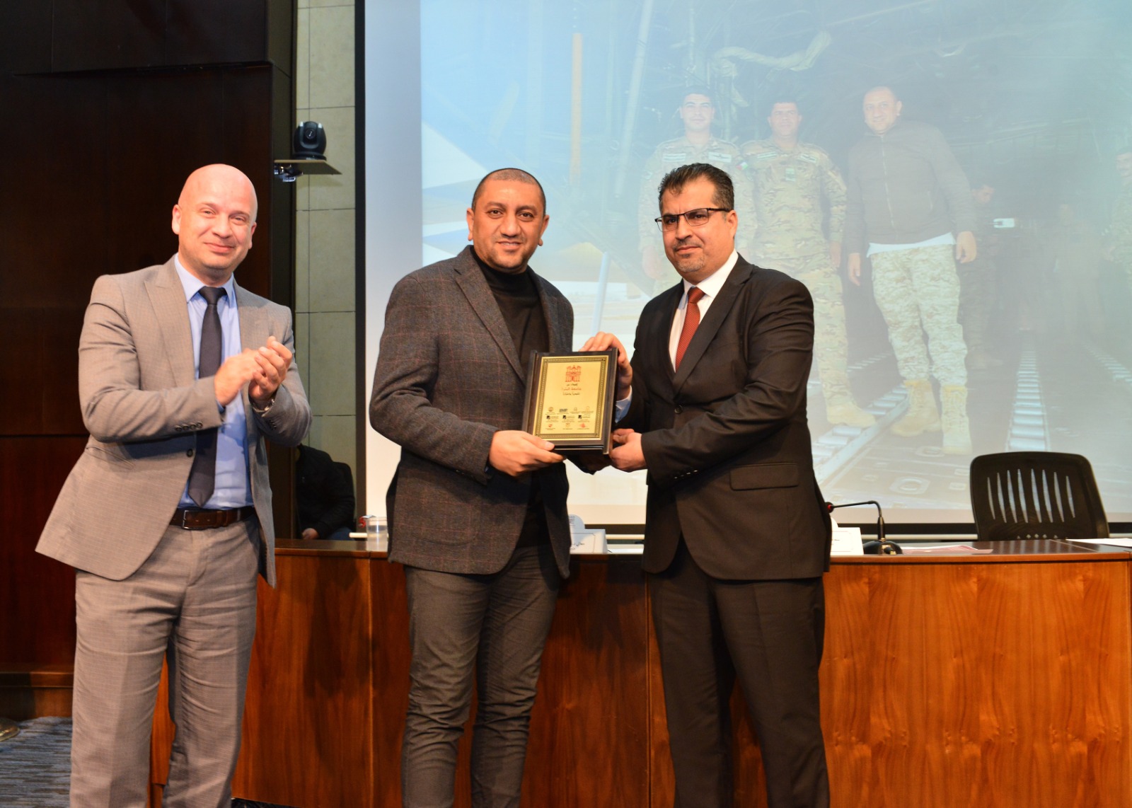 Madar Al-Saa Images 0.8960629915017368