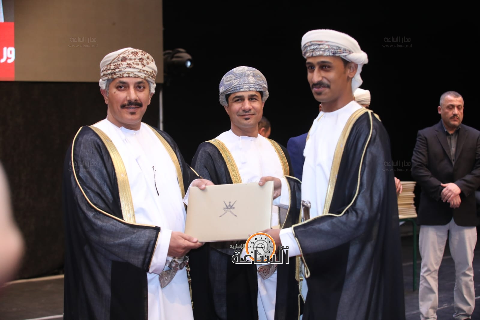 Madar Al-Saa Images 0.6114065687758992