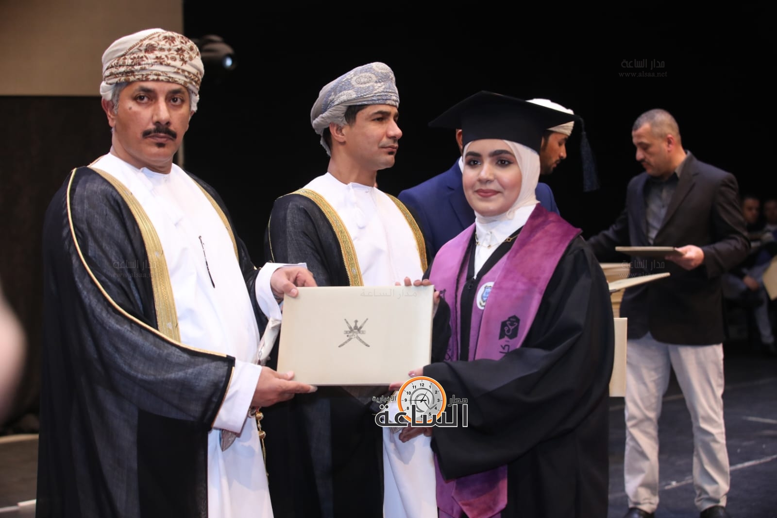 Madar Al-Saa Images 0.825432745727823