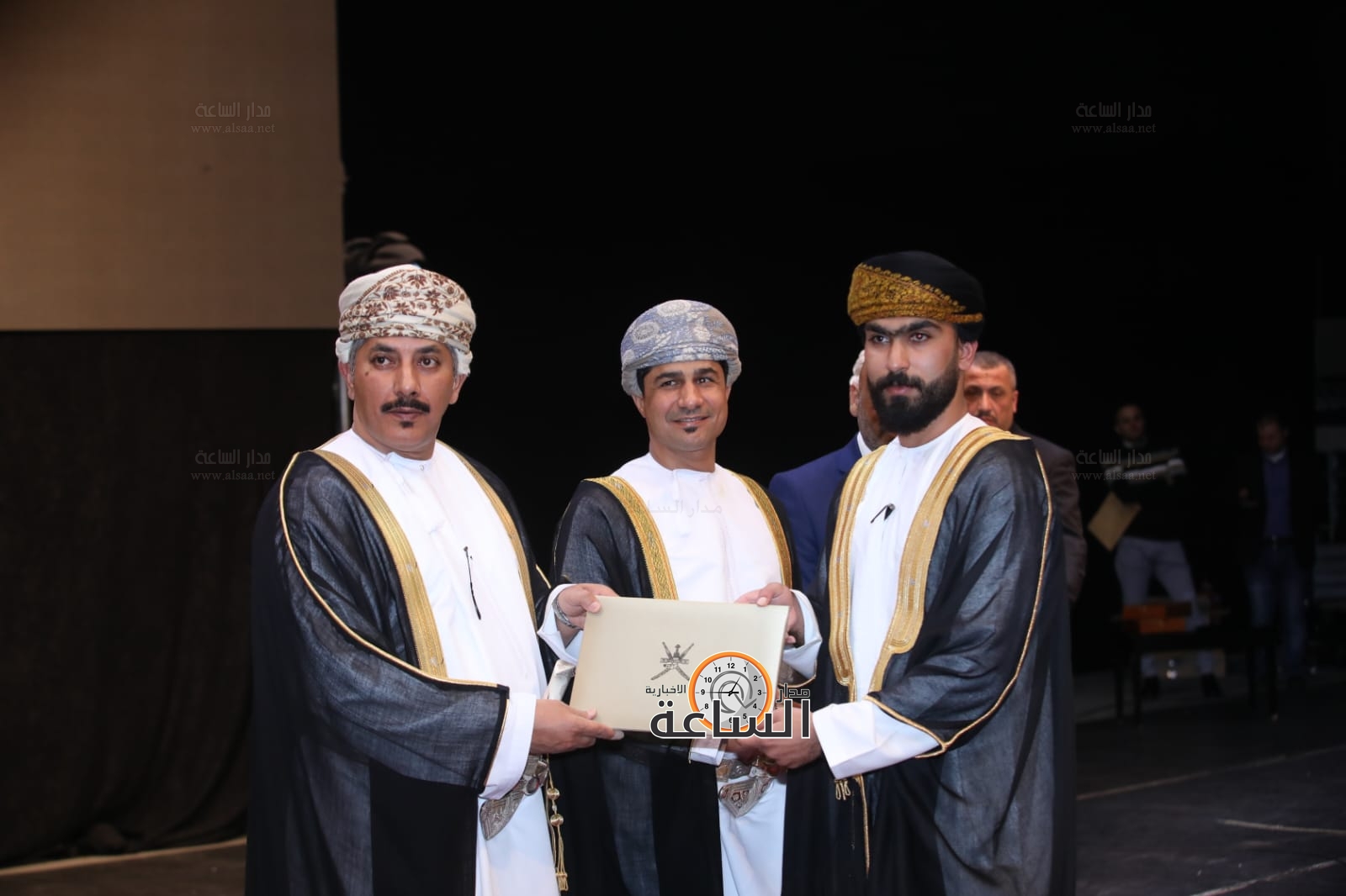 Madar Al-Saa Images 0.40218999124485144