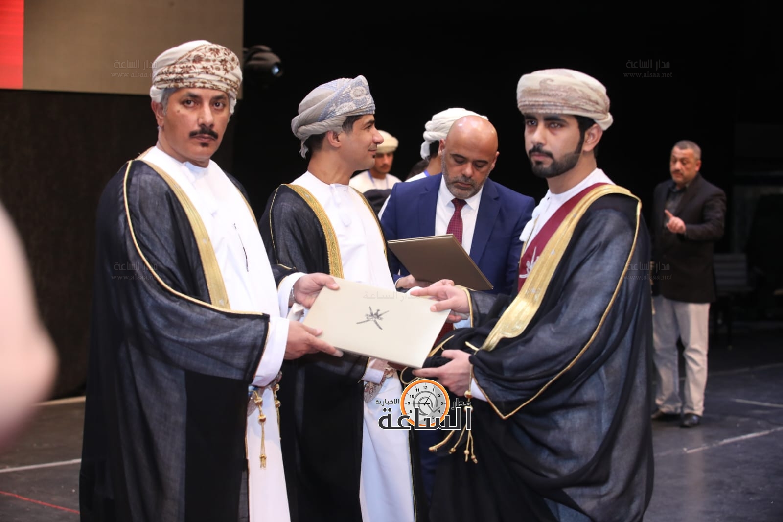 Madar Al-Saa Images 0.9795100767162221