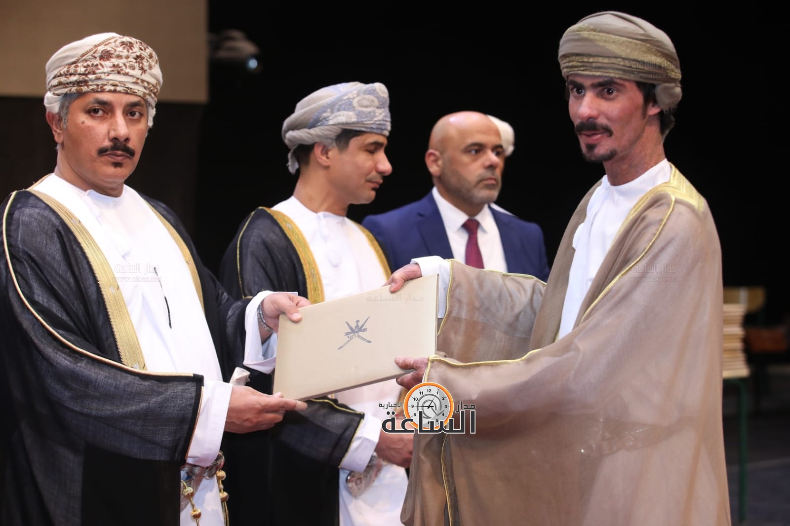 Madar Al-Saa Images 0.5831427711663704