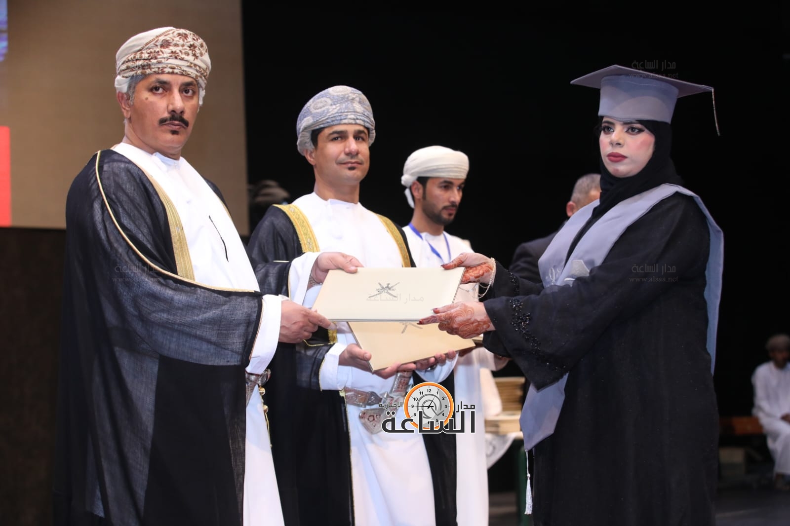 Madar Al-Saa Images 0.4221564861994458