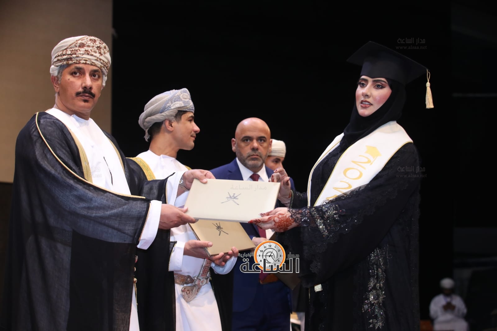 Madar Al-Saa Images 0.5104358823366384