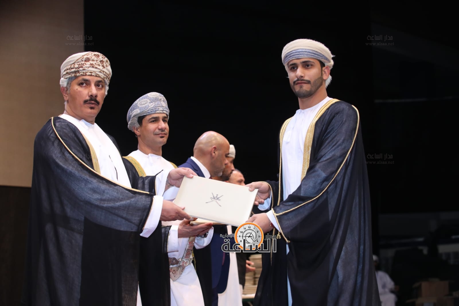 Madar Al-Saa Images 0.9746368589227132