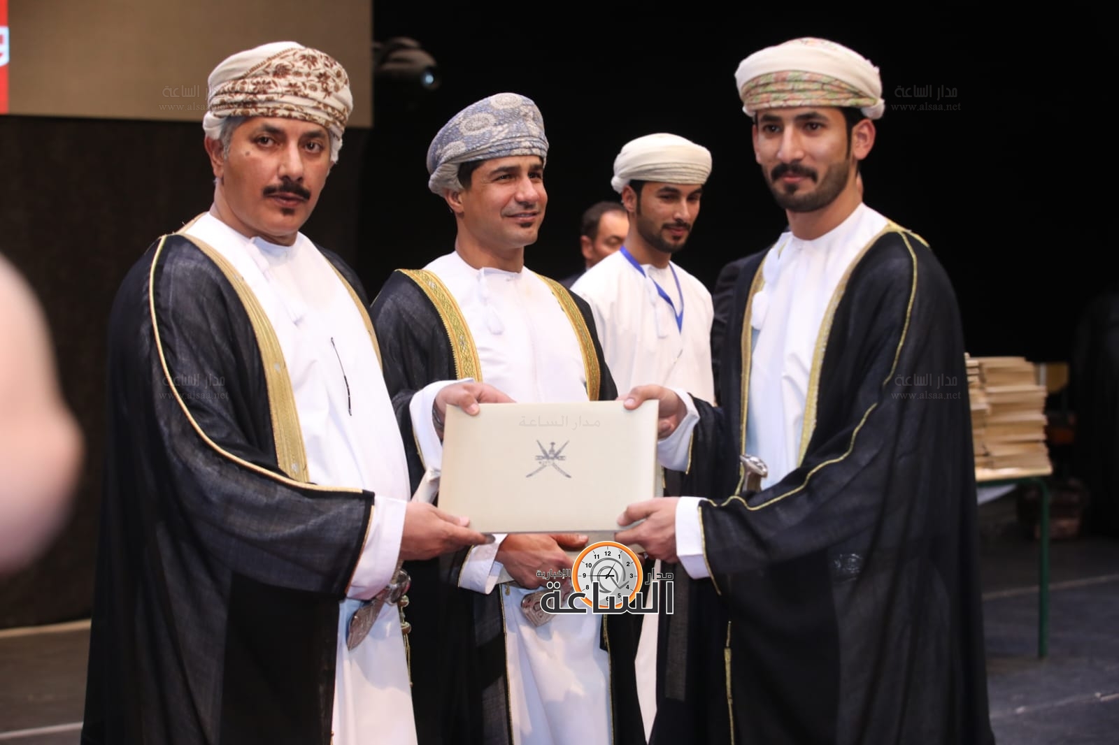 Madar Al-Saa Images 0.054195540895131344