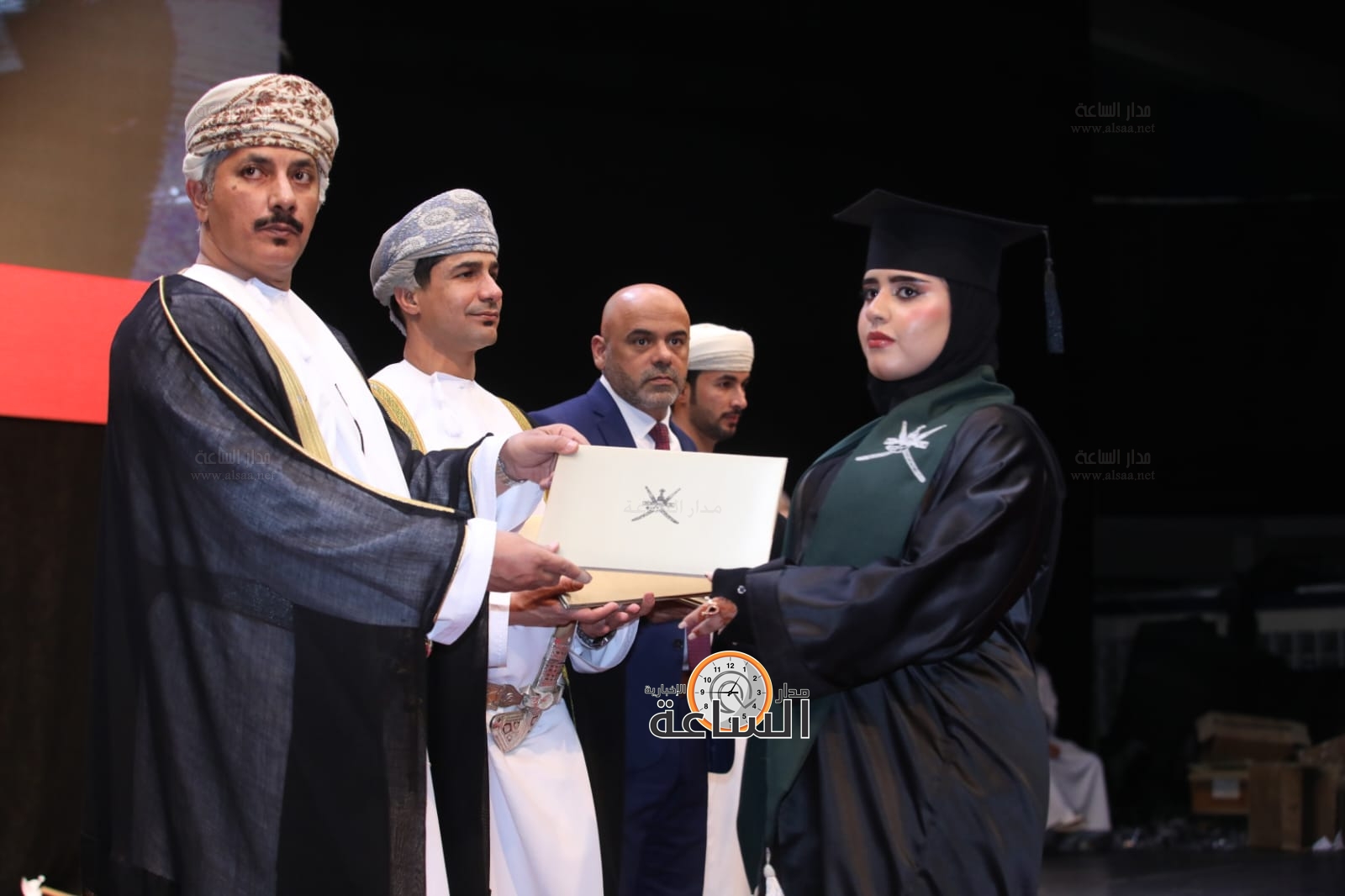 Madar Al-Saa Images 0.548598347402568