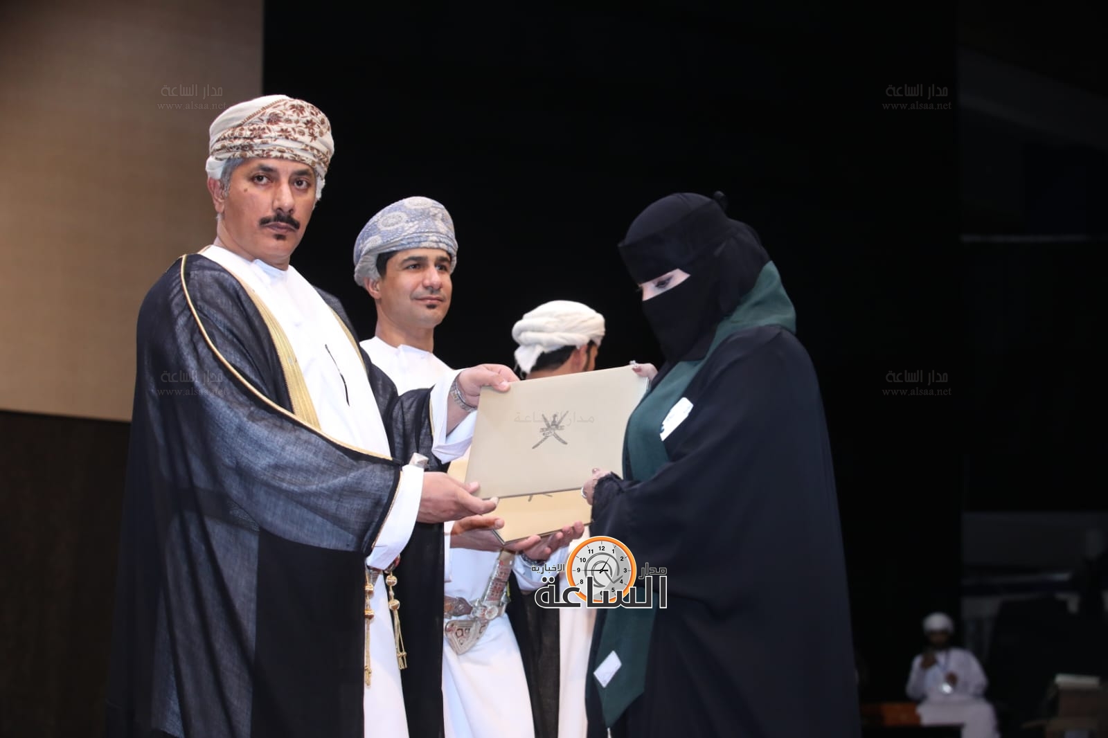 Madar Al-Saa Images 0.1417901321154349