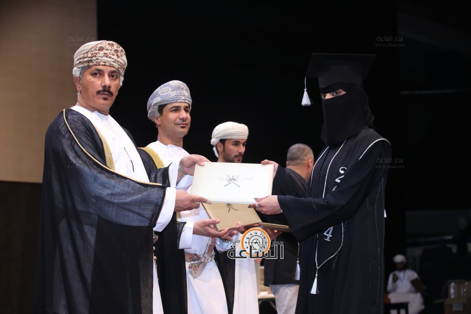 Madar Al-Saa Images 0.6480647322668813