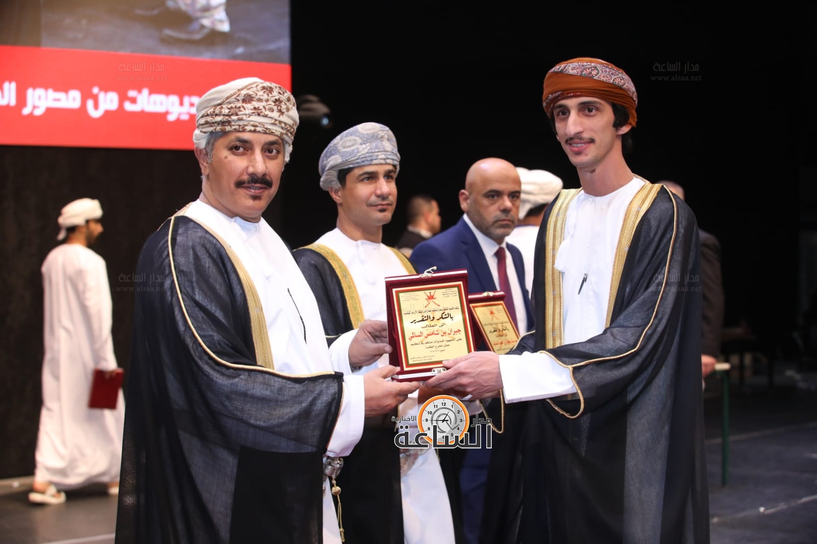 Madar Al-Saa Images 0.44123607680756227