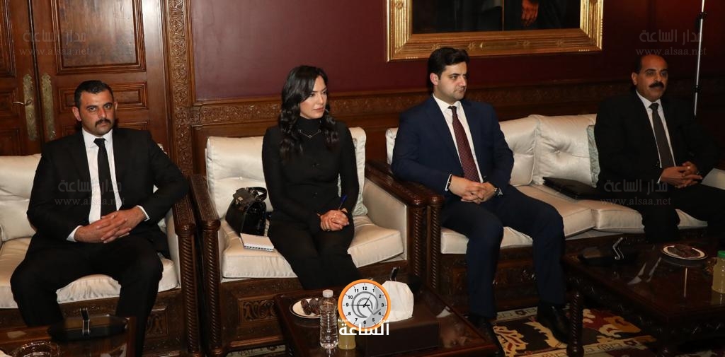 Madar Al-Saa Images 0.15053460626199144