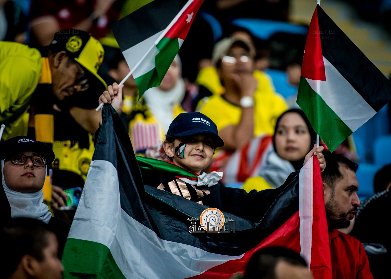 Madar Al-Saa Images 0.13041299185025412