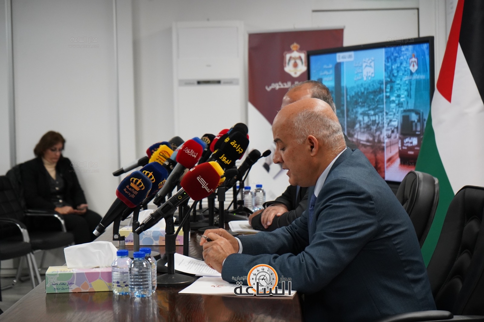 Madar Al-Saa Images 0.16857473429568137