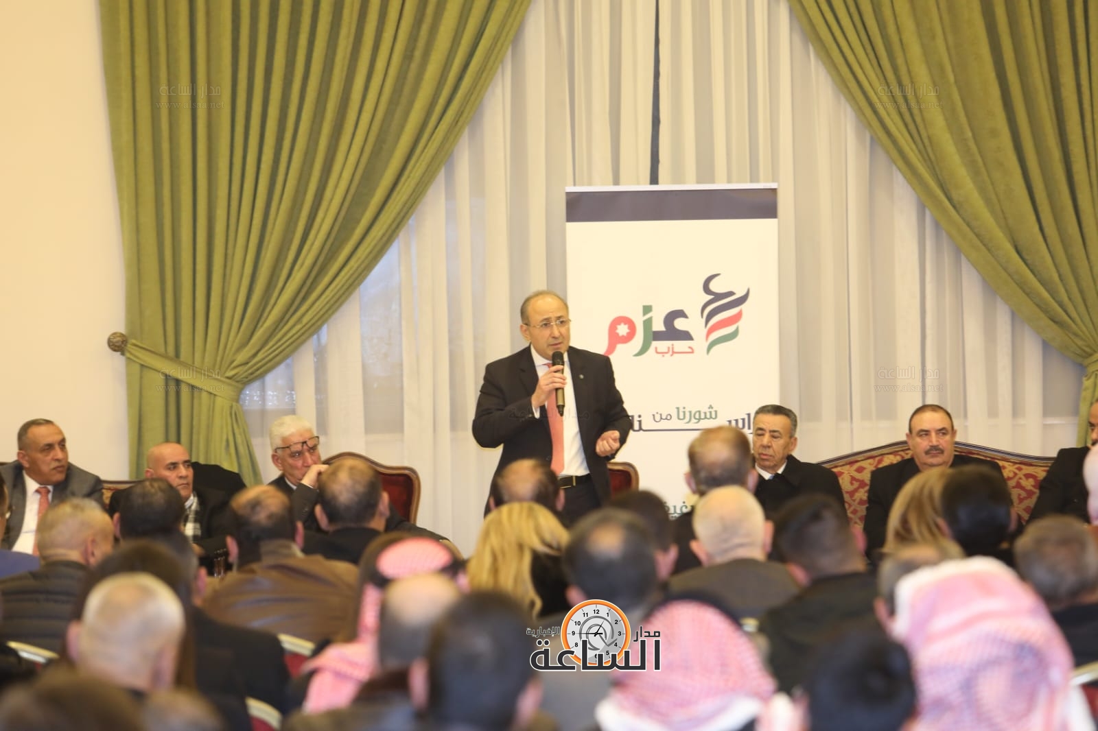 Madar Al-Saa Images 0.8791713954025928