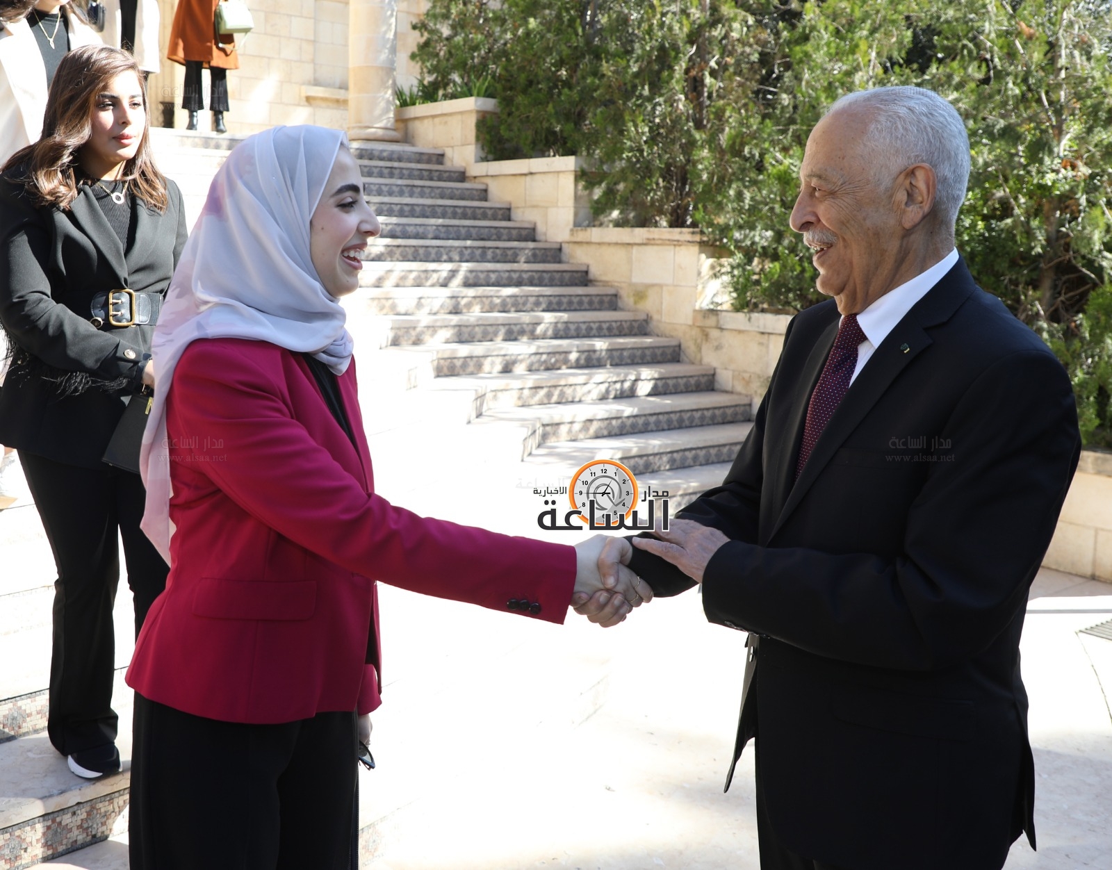 Madar Al-Saa Images 0.451820231258673